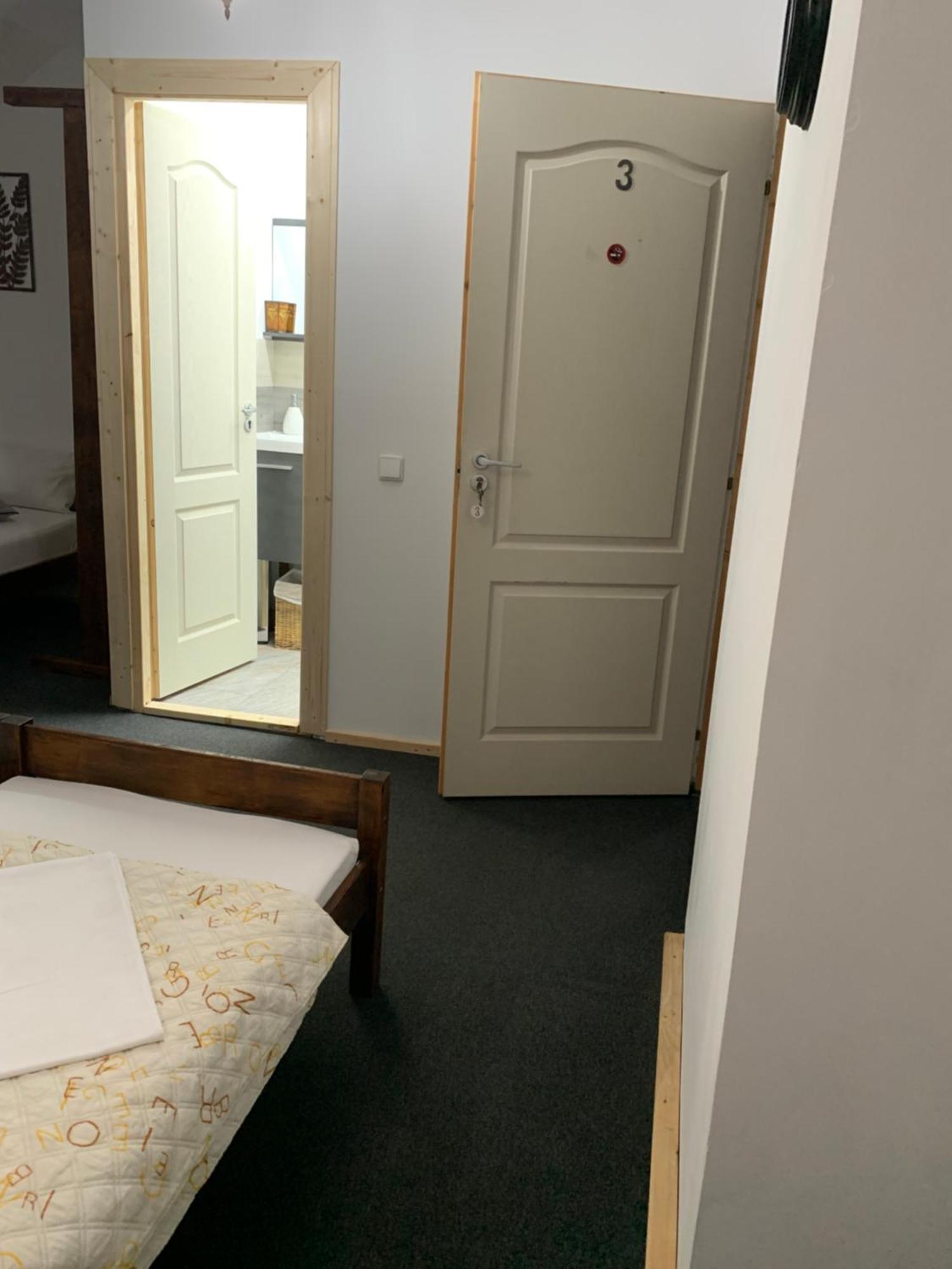 Casa Trandafirilor Hotel Tulcsa Kültér fotó